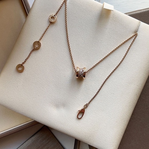 BVLGARI B.zero1 Mini Diamand Gold Necklace 2024 - Picture 2 of 3